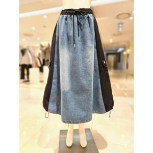 [르니앤맥코이]밑단스트링 테잎배색 데님 스커트 MN04SK003HJY