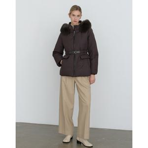 닥스 여성 24FW 클리어런스폭스FUR구스다운 브라운 탈착 후드 벨티드 숏 중량다운 점퍼 DLJU4D013W3