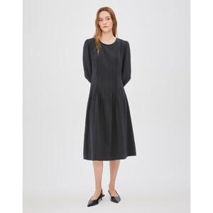 질스튜어트 뉴욕 여성 24FW 차콜 그레이 핀턱 디테일 플레어 라인 롱원피스 JSDR4D210CG