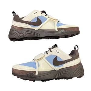 나이키 x 트래비스 스캇 줌 필드 잭스 페일 아이보리 앤 레체 블루 HQ3072-400