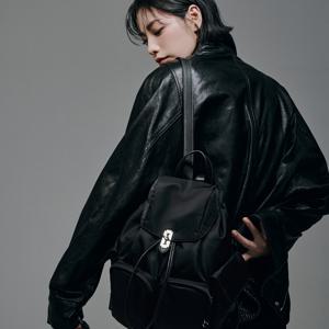 [vunque][나나 PICK] Hey Double Pocket Backpack M (헤이 더블 포켓 백팩 미듐) Black