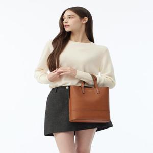 헤지스 액세서리 여성 [스테디셀러] 브라운 로고프린트 가죽 토트백  (WIBA5E403W2)