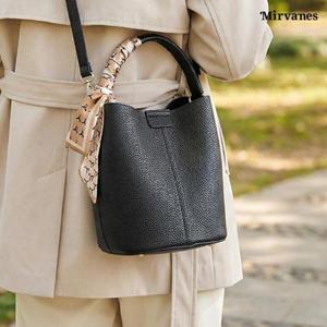 미르바네스 뽀글이 스카프 스트랩 미니 버킷백 1680_HT