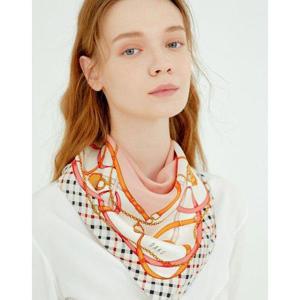 갤러리아_DCSC2F142P2 닥스 [SILK100%] 핑크 체인 패턴 스퀘어 실크스카프