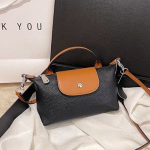 [달라보여] 롬버스 소가죽 크로스백 a03920