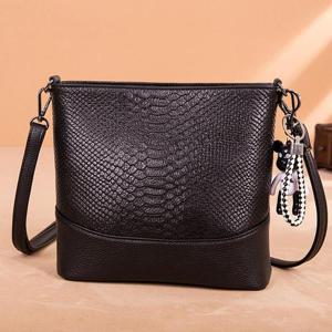 [달라보여]애신베 소가죽 숄더백 a02405