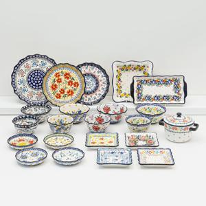 쿠폰가119,000원 프라카 폴란드풍 4인 그릇세트 22P 필요한 구성만 모은 화사한 그릇