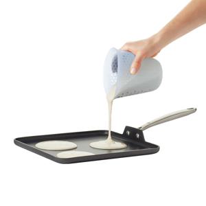 옥소 굿그립 스퀴즈앤푸어 실리콘 계량컵