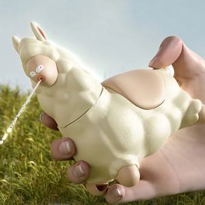 웃긴 동물 침뱉는 알파카 물총 라마 시원한 여름 선물