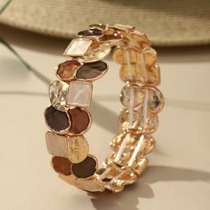 TEMU 여성을 위한 스타일리시한 기하학적 탄성 팔찌 1개. 트렌디한 디자인의 아연 합금으로 제작되었으며 얇은 코팅이 적용되어 있습니다. 이 금색 팔찌는 , 댄스 파티, 휴일 뮤직 페스티벌 및 졸업 축하 행사에 완벽합니다.