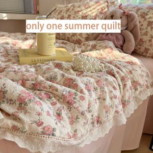 TEMU 1개 소프트 여름 얇은 퀼트, 스위트 공주 스타일 여름 시원 담요 - 가볍고 통기성 좋음, 세탁기 사용 가능, 여름에 완벽, 모든 계절에 적합한 얇은 퀼트, 침실, 게스트 룸 및 소파에 이상적|이불