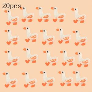 TEMU 20개 미니 화이트 거위 패치 - 오렌지색 부리와 발이 있는 만화 오리 자수, 코트·바지·모자·스카프·가방·담요용 소프트 패치, 내구성 좋은 스티칭 패치 & DIY 핸드북 장식. 졸업 시즌 모자/옷 및 헤어 액세서리 선물로 완벽한 재미있는 디자인 어플리케