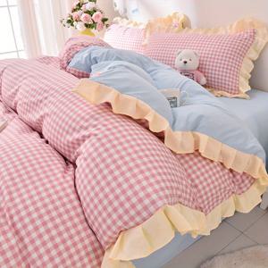 TEMU 여름 신상, 핑크 체크 + 밀키 옐로우 레이스, 귀여운 스타일, 워싱 폴리에스터, 세탁기 사용 가능 - 이불 커버 3pcs 세트 (이불 커버 1개, 베갯잇 2개 포함) - 통기성 좋고 세척 용이, 이불 솜 또는 베개 솜은 포함되어 있지 않습니다.