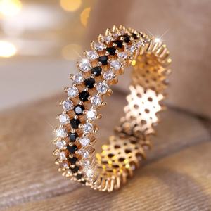 TEMU 럭셔리 풀 서클 삼열 지르코늄 여성 연회 파티 플래시 인공 보석 반지 신부 웨딩 링 블랙 앤 화이트 지르코늄 우아한 와이드 링 주얼리, 청소년용