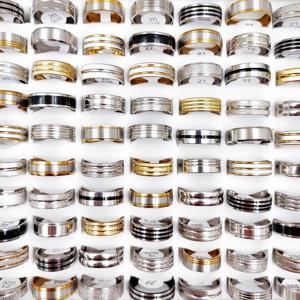 TEMU 30개입 여성용 스타일리시 스태킹 반지 대용량 팩 (실버, 골드, 블랙 스테인리스 스틸). 다양한 디자인으로 구성되어 있으며, 17mm~21mm 사이즈로 파티 선물로 완벽합니다. 박스 없이 매력적인 세트로 제공됩니다.