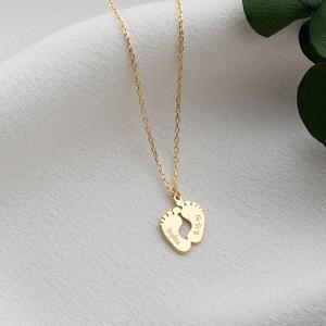 TEMU 개인 맞춤 디자인의 유니크한 발자국 펜던트 목걸이입니다. 가족 구성원들의 영어 이름과 생일을 새길 수 있습니다. 이 개인 맞춤 발 목걸이는 신생아 어머니, 베이비 샤워 선물로 완벽합니다.