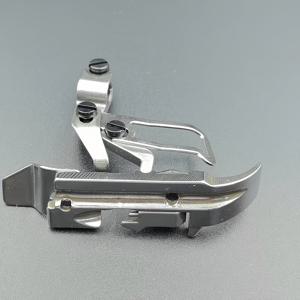 TEMU 1개 코딩 및 파이핑 압착판을 위한 홈이 있는 엣지 재봉틀. 하이 샹크 버전은 (EX 798, 988, 800C4, E4) 모델에 적합하며, 로우 샹크 버전은 (700/747) 모델과 호환됩니다. 오버록 머신 파이핑 압착판