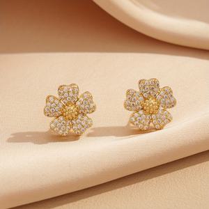 TEMU 하트 모양 페탈 합성 지르코니아 인레이 구리 귀걸이 1쌍, 정교한 공예, 우아하고 고급스러운 여성용 파티웨어 또는 일상 선물용