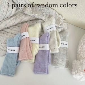 TEMU 여성용 두꺼운, 부드러운, 편안한 미드 카프 양말 4켤레 세트 (가을, 겨울용). 따뜻한 플러시 도트 패턴, 가을, 겨울철 가정복 및 캐주얼 외출복으로 적합. 크리스마스, 할로윈 선물로 완벽.