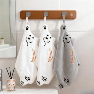 TEMU 매력적인 만화 북극곰 핸드 타월 3개 세트. 두꺼운 산호 양털로 제작된 이 주방 타월은 흡수력이 뛰어나고, 간편하게 걸 수 있습니다. 주방과 욕실 모두에 이상적이며, 장난기 넘치는 디자인과 튼튼한 구조를 선보입니다.