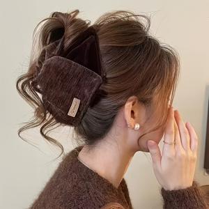 TEMU 1팩 여성용 고급 벨벳 삼각형 헤어 클립, 우아한 업스타일 헤어 액세서리