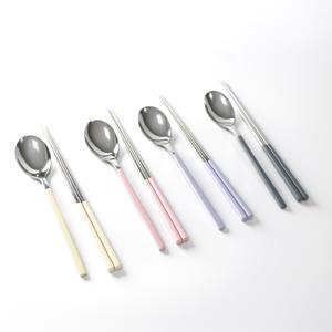 TEMU 4인 수저 세트 스텐304 성인 숟가락 젓가락 세트 순수 고급형 감성 마카롱색 한식 수저 예쁜 수저세트