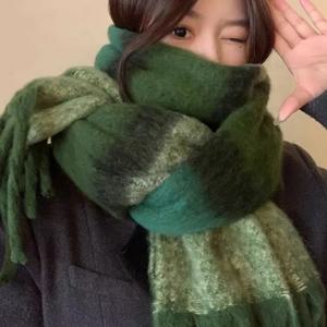 TEMU 고급스러운 그린 스카프 | 태슬 장식의 우아한 겨울 숄, 부드럽고 따뜻한 긴 목 따뜻이, 추운 날씨에 적합, 손세탁 가능, 여성 및 패션 애호가에게 이상적, 성숙한 스타일, 손세탁 관리