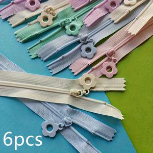 TEMU 6개의 나일론 꽃 지퍼 | 25cm 자체 잠금 컬러풀한 지퍼 풀러, 장식적인 꽃 디자인 | DIY 자수, 공예, 지갑 및 인형용 - 혼합 컬러 (분홍색, 파란색, 녹색, 노란색, 보라색, 흰색) 공예 용품
