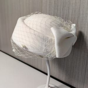 TEMU 프렌치 레이스 베레모, 영국 빈티지 화가 모자, 승무원 모자, 봄, 가을, 겨울에 적합, 베일과 리본 장식, 우아한 승무원 유니폼, 리셉션, 무대 공연, 여성 크리스마스 파티 모자