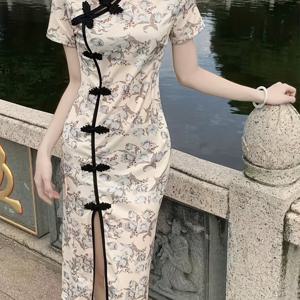 TEMU 여성을 위한 아름다운 중국 스타일의 바디콘 미디 드레스 - 짧은 소매, 긴 길이, 높은 슬릿, 꽃무늬, 신축성 있는 소재, 치파오를 모티브로 한 디자인, 파티와 공식 행사에 완벽한 치파오 스타일 드레스