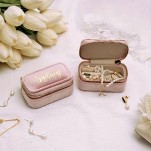 TEMU 여행용 보석 상자, 귀걸이 및 추가품을 위한 휴대용 케이스. 이름으로 맞춤 제작 가능. 가벼운 반지 상자로 일상 외출에 적합하며 가족 및 친구에게 선물하기에 완벽합니다.