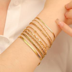 TEMU 8개 골드 스테인리스 스틸 팔찌 세트, 18K 금도금, 변색 방지, 일상복으로 완벽하며 친구를 위한 선물로 좋습니다.