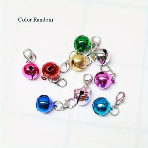 TEMU 장식용 펫 벨 장식 5개 세트, 랍스터 클로 클라스프 포함, 컬러풀 펫 목걸이 액세서리, 다용도 DIY 공예 재료. 고양이와 강아지 목걸이, 크리스마스 트리 장식, 파티 액세서리로 적합. 사계절 내내 사용 가능, 크리스마스, 할로윈, 크리스마스 이브, 생일 선물로 이상적