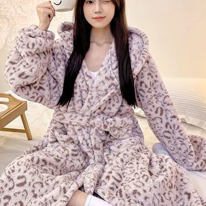 TEMU 여성용 포근한 플리스 안감 후드 가운 - 꽃무늬가 있는 V넥 긴팔 겨울 잠옷, 두꺼운 따뜻한 홈 라운지웨어, 부드럽고 편안한 성인용 나이트가운, 코지 루즈웨어 | V넥 디자인 | 플러시 질감, 성인용 루즈웨어, 기계 세탁 전 관리 지침, 건조 청소 가능, 성숙한 여성을 위한 적합|여성원피스