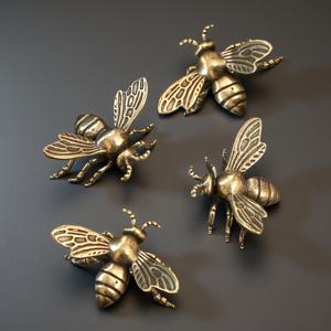 TEMU 4개 세트 빈티지 황동 벌 조각상 - 핸드페인팅 느낌의 벌 생애주기 레플리카 (어린 벌, 성충) - 노란색 황동 금속 피규어, 홈, 크리스마스 & 할로윈 장식용 - 내구성 있는 수집용 곤충 디스플레이