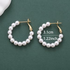 TEMU 여성을 위한 우아한 빈티지 스타일 후프 귀걸이, 섬세한 도금과 모조 진주가 특징이며 파티에 완벽합니다.