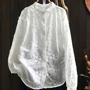 TEMU 시크한 화이트 플로랄 자수 블라우스 여성용 - 긴 소매, 스탠드 칼라, 섬세한 레이스 디테일의 버튼업 셔츠, 세탁기 사용 가능, 폴리에스터 원단 - 캐주얼 또는 사무실 착용에 완벽함, 사계절 의류 | 시크한 플로럴 블라우스 | 광택 있는 질감, 숙녀용 블라우스