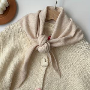 TEMU 여성을 위한 스타일리시하고 다재다능한 단색 삼각 스카프. 에어컨 방에서 캐주얼하게 착용하기에 완벽하며 장식용 목 따뜻이 역할도 합니다.