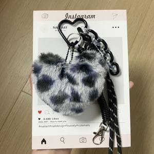 TEMU 1개 플러시 하트 키체인 여성용 - 플러시 볼 참, 데이 선물, 핸드백, 지갑, 백팩용 소프트 키링 액세서리 - 귀여운 로맨틱 가방 장식|키링|키링부자재