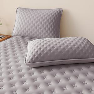 TEMU 2개 세트의 부드럽고 두꺼운 단색 베개 커버, 편안하고 통기성이 좋으며 기하학적 패턴이 특징이며 피부 친화적인 원단과 퀼팅 엣지 장식이 있습니다. 이 베개 보호 커버는 세탁이 가능하며 가정, 호텔에 적합합니다.