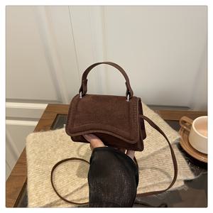 TEMU 새로운 엘레강스 크로스백, 스웨이드 미니 여성 가방, 니치 4가지 색상 중 선택, 단색 핸드헬드 크로스백, 고급스럽고 신선한, 데일리백, 가을 액세서리, 우아한 디자인, 패셔너블한 핸드백, 소형 지갑, 트렌드 팔로워|미니크로스백