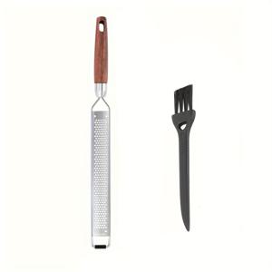 TEMU 1개 스테인리스 스틸 핸드헬드 치즈 강판, 청소 브러쉬 포함, 레몬 제스터 강판, 나무 손잡이, 치즈, 초콜릿, 향신료, 주방 도구 및 가제트용 - 롱보드