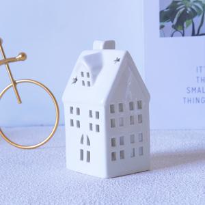 TEMU 싱글 세라믹 하우스 피규어 - 전기가 필요 없는 작은 흰색 집 조각상으로, 선반 및 테이블 장식에 완벽하며 크리스마스 또는 할로윈 시즌 선물 아이디어로도 좋습니다.