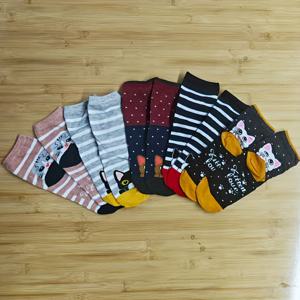 TEMU 여성을 위한 귀여운 만화 고양이와 강아지 양말 5켤레, 크리스마스 양말, 신기한 양말, 사랑스럽고 통기성 좋고 편안하며 스타일리시하며 다용도이며 탄성 있는 여성 선물.