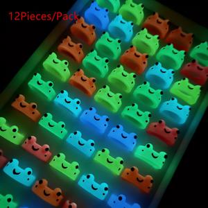 TEMU 12개의 개구리 반지 세트 다양한 색상 남녀 겸용 빛나는 반지 또는 반지 음악 페스티벌에 맞는 선택