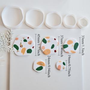 TEMU 플라스틱 폴리머 클레이 커터 몰드 키트 5개 세트 (별, 하트, 원, 사각형, 복잡한 모양) - DIY 레진 주얼리 만들기, 폴리머 클레이 아트 & 공예용 (클레이, 레진, 왁스, 비누)