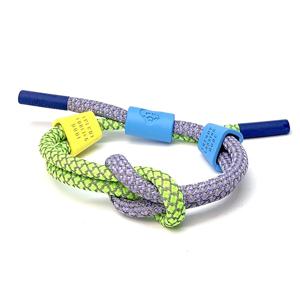 TEMU 남녀공용 커플 반사 스포츠 팔찌, 핸드메이드 직조 소재로 제작되었으며 발렌타인데이 선물, 기념일 선물로 적합하며 스포츠 또는 일상 활동 중 착용 가능합니다. 다양한 스타일로 제공되어 외출복과도 잘 어울립니다.