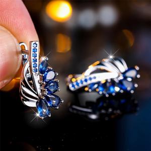 TEMU 눈물방울 모양의 파란색 돌 귀걸이 세트. 잎과 꽃 디자인으로 신부에게 완벽하며 발렌타인데이 또는 할로윈 선물로 이상적입니다.