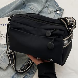 TEMU MINI 새로운 여성용 패셔너블 단색 크로스백, 여러 개의 지퍼, 여러 수납공간, 레터링 포인트, 대비되는 색상 디자인. 넓은 우븐 숄더 스트랩이 특징인 활용도 높고 심플한 클래식 사각형 가방. 업무 및 쇼핑에 적합한 다기능 핸드백. 파트너와 친구를 위한 훌륭한 선물 또는 자신을 위한 특별한 선물