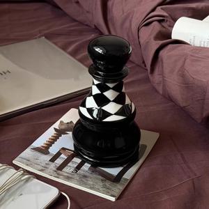 TEMU 1개 체스 조각 세라믹 홀더 - 노르딕 컨템포러리 듀얼 퍼포즈 장식 & 이쑤시개 디스펜서, 체크무늬, 블랙 & 화이트 홈 데코, 거실, 식탁, 침실용 - 독특한 생일 선물 아이디어, 테이블탑 장식 | 모던 데코 | 광택 세라믹, 크리스마스, 할로윈 장식, 가을 홈 데코 컬렉터블 피규어